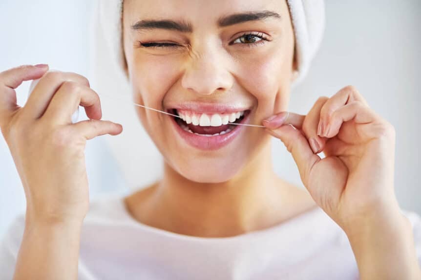 3 Mistakes You're Probably Making When Flossing
